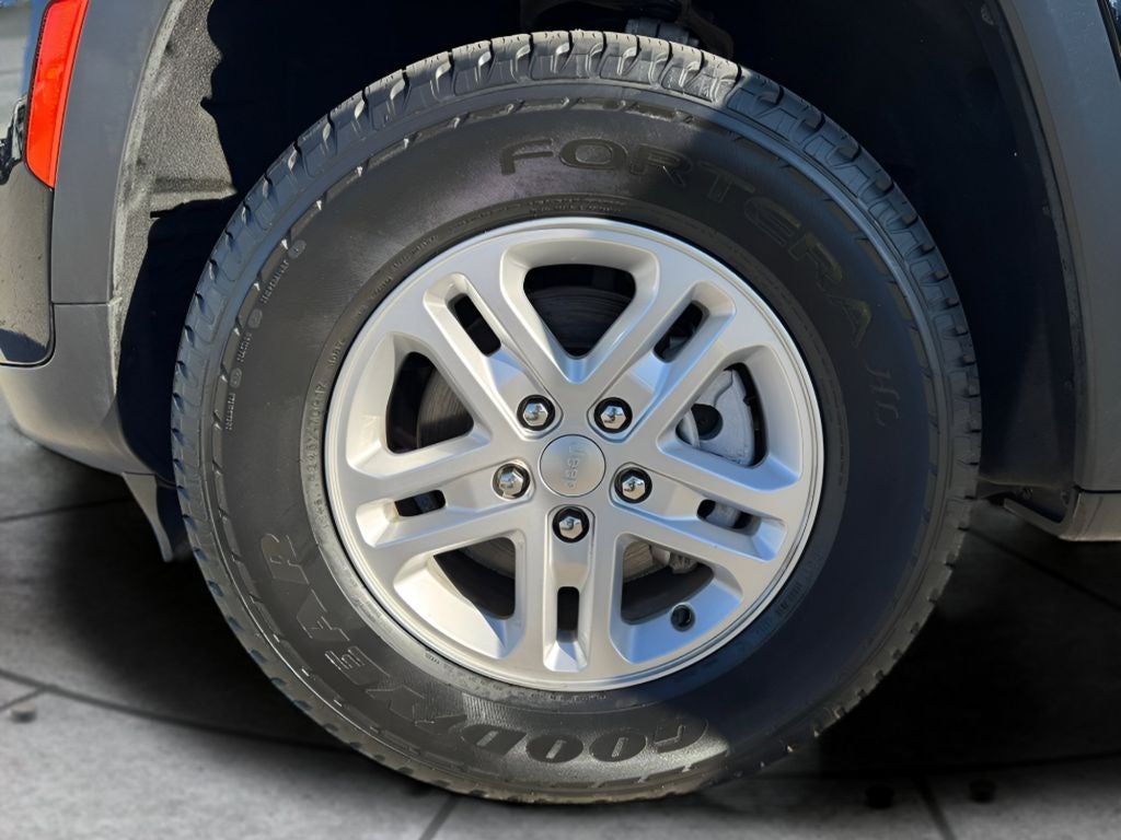 2023 Jeep Grand Cherokee Laredo