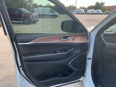 2023 Jeep Grand Cherokee L Summit