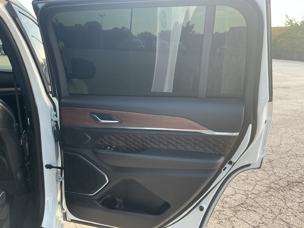2023 Jeep Grand Cherokee L Summit