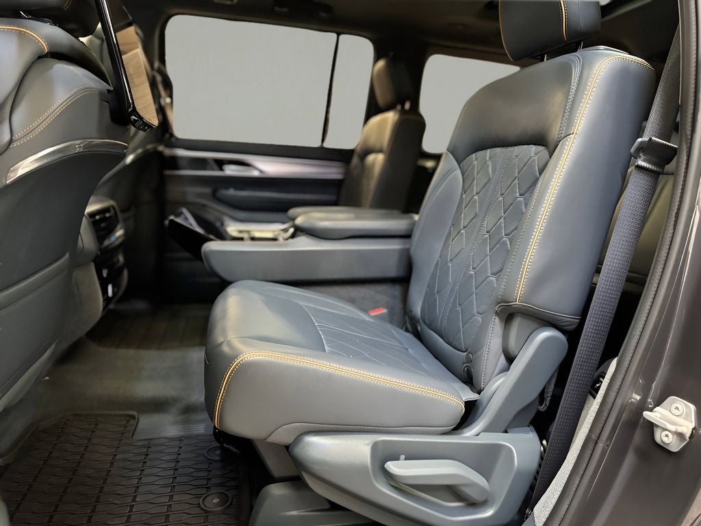 2022 Jeep Grand Wagoneer Series III