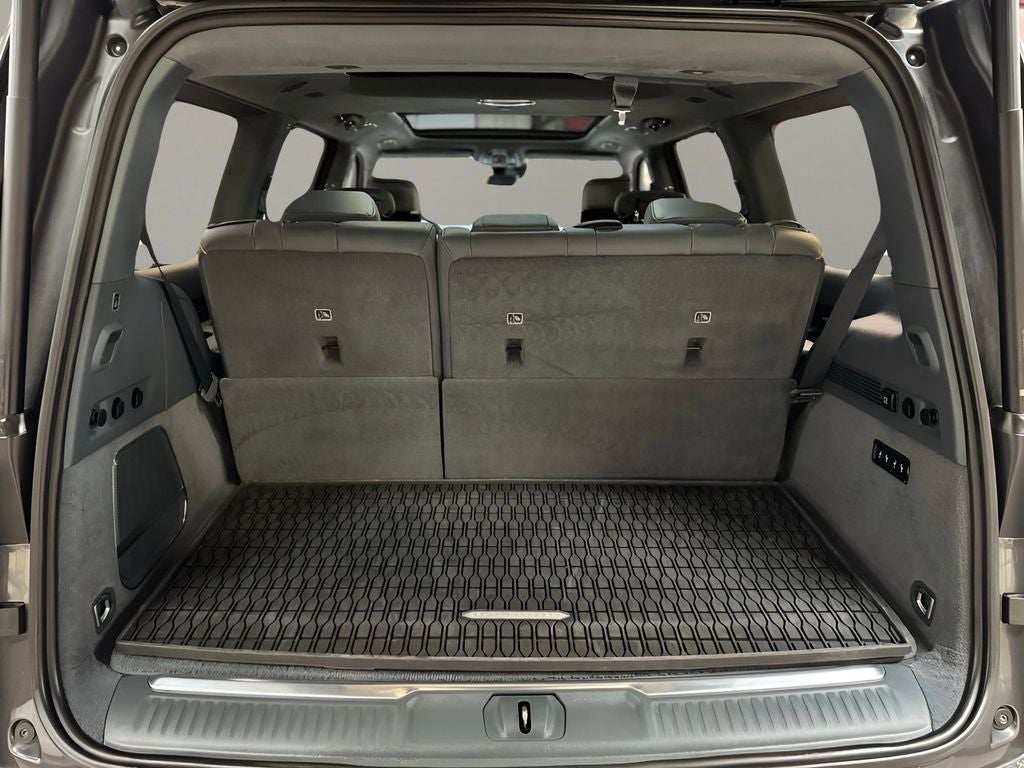 2022 Jeep Grand Wagoneer Series III