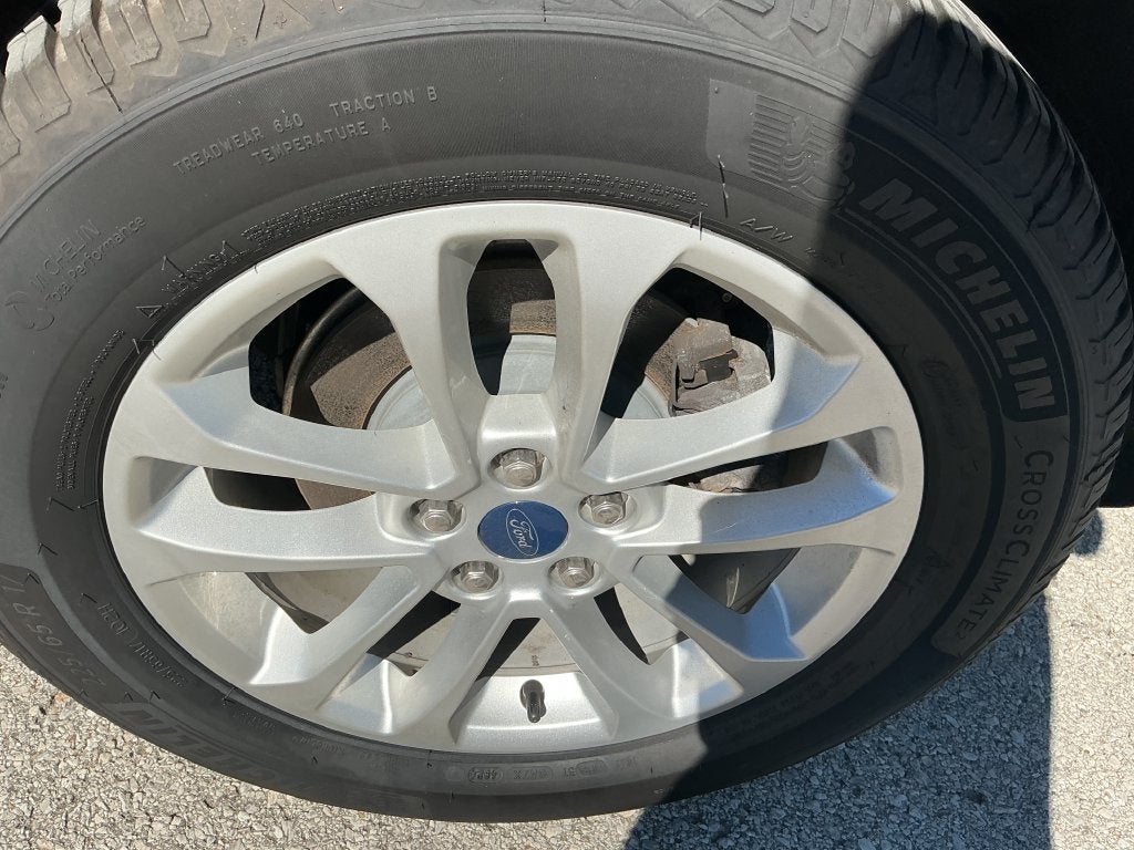 2022 Ford Escape Hybrid SE