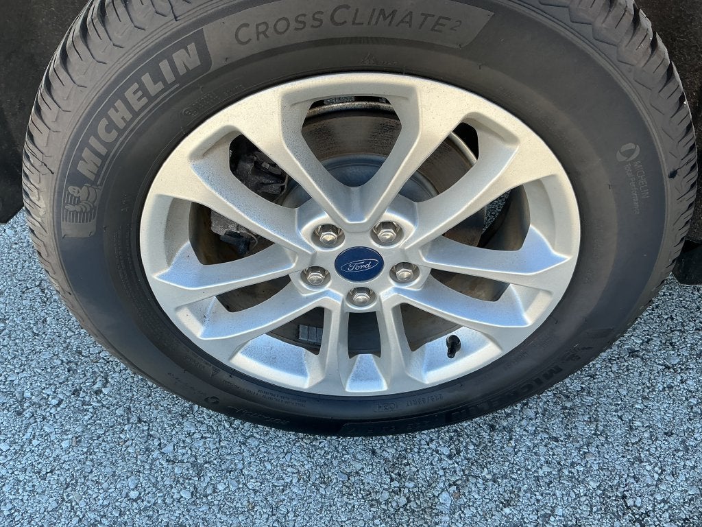 2022 Ford Escape Hybrid SE