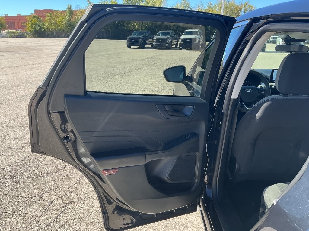 2022 Ford Escape Hybrid SE