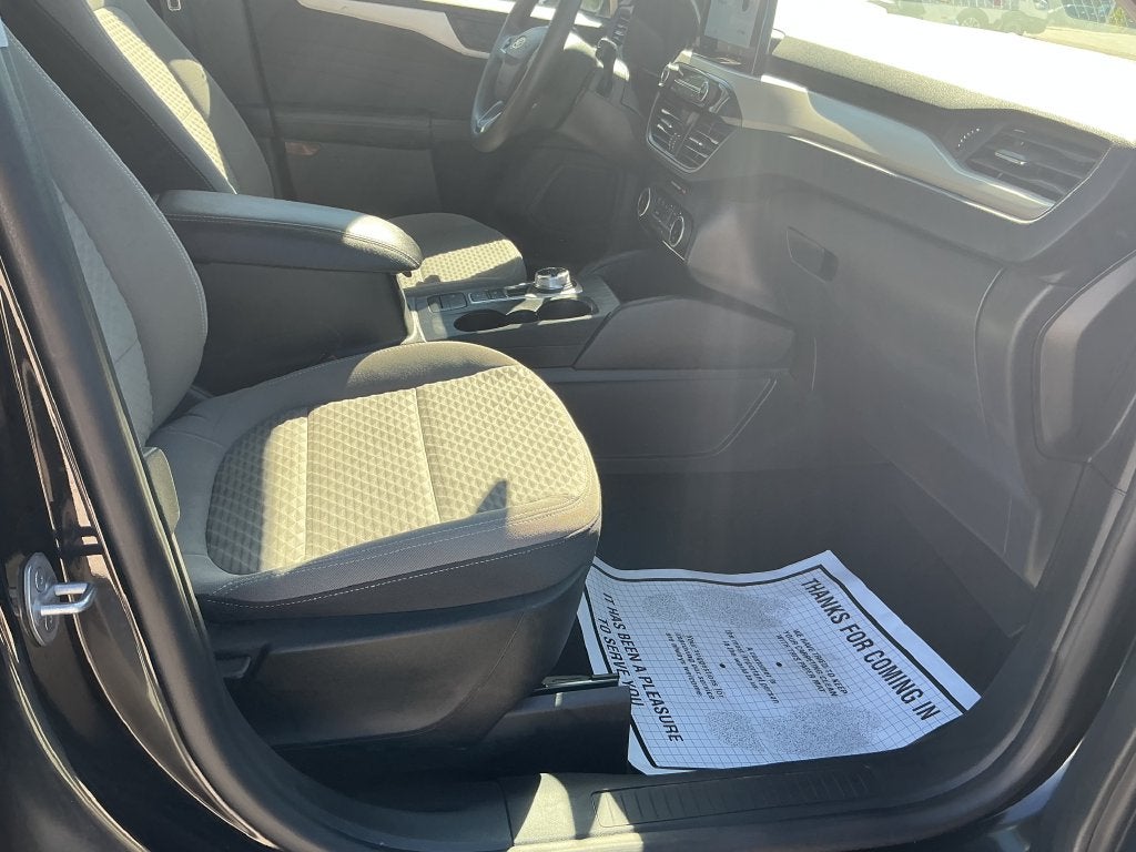 2022 Ford Escape Hybrid SE