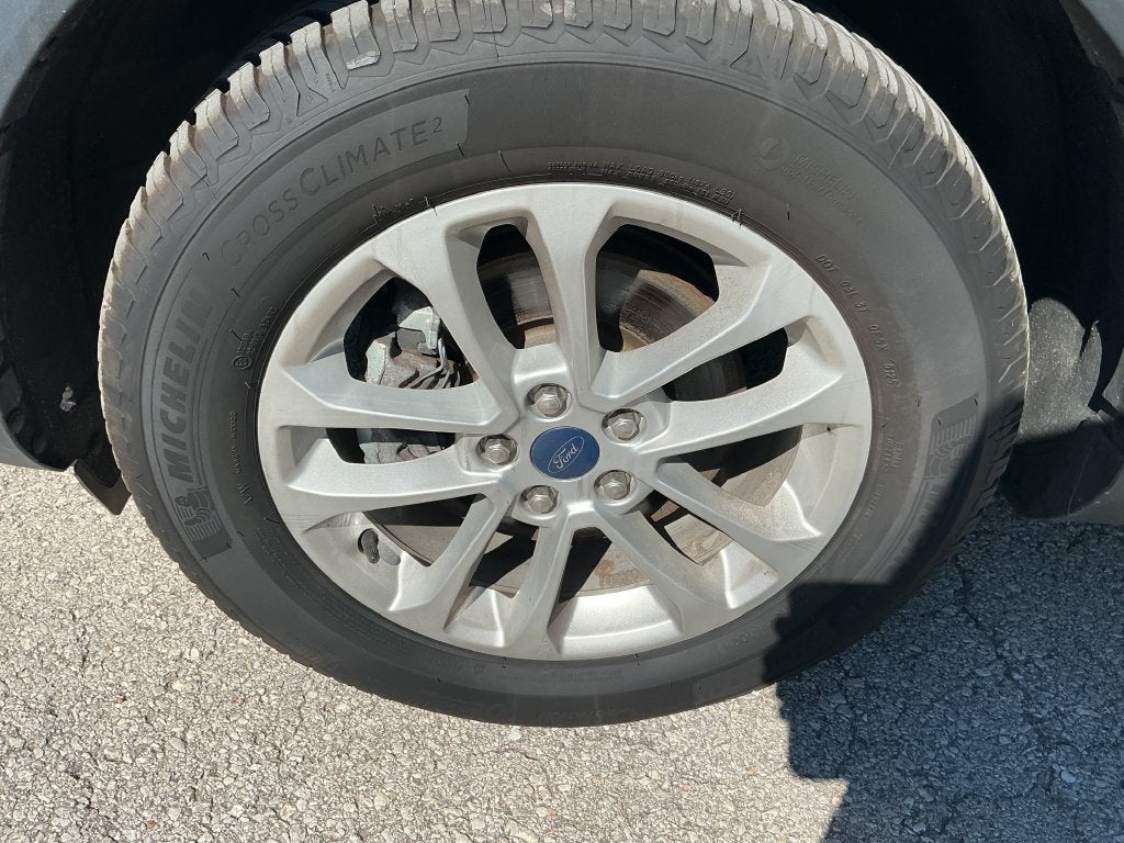 2022 Ford Escape Hybrid SE