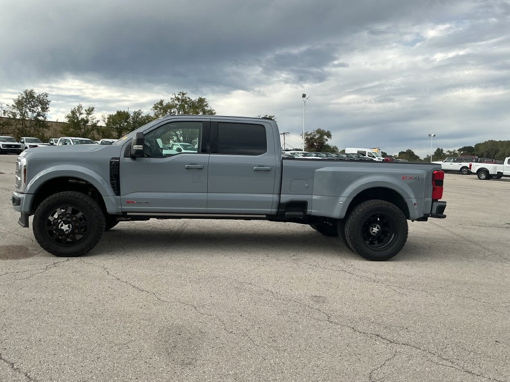 2025 Ford F-450SD Platinum DRW