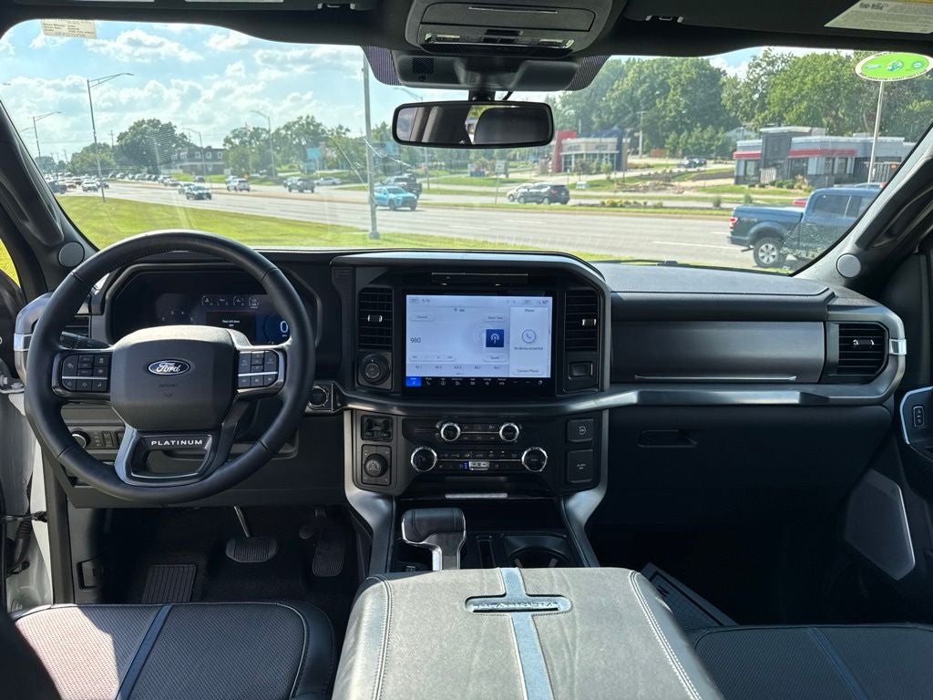 2025 Ford F-150 Platinum