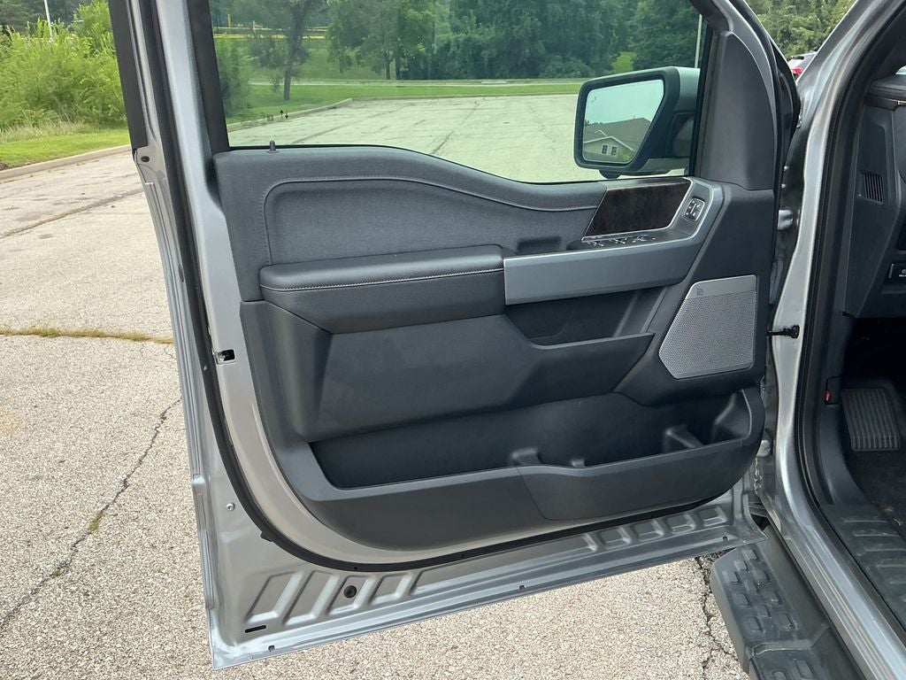 2023 Ford F-150 Lightning Lariat