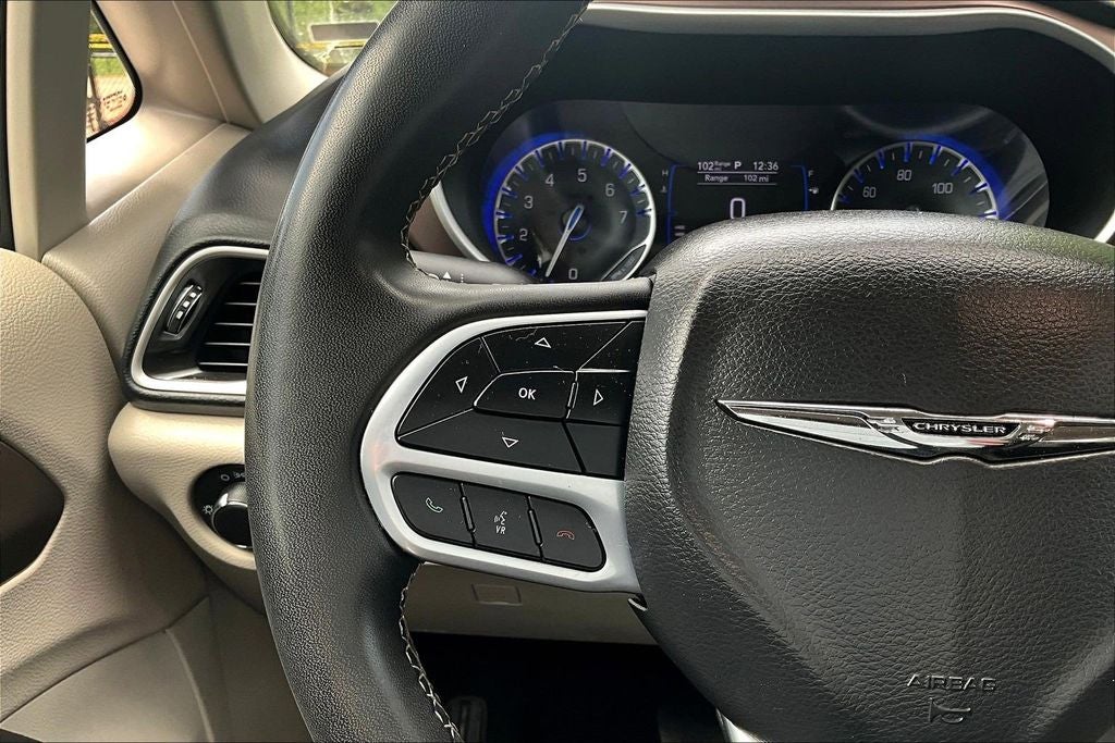 2023 Chrysler Voyager LX