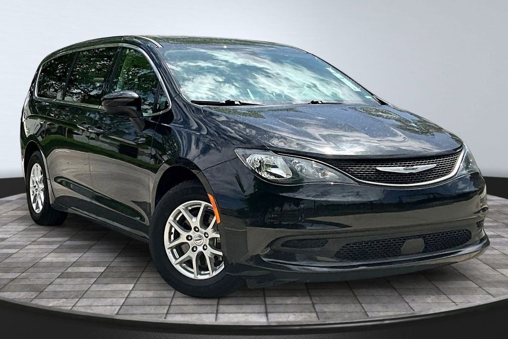 2023 Chrysler Voyager LX