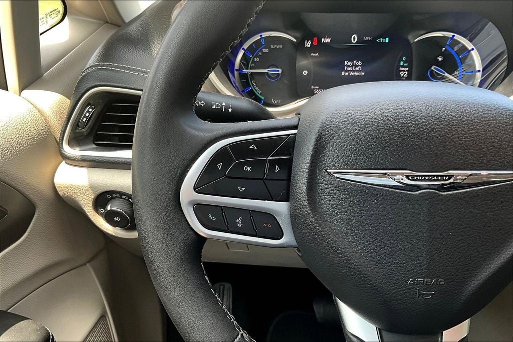 2023 Chrysler Pacifica Hybrid Touring L