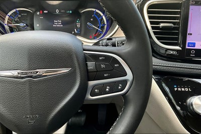 2023 Chrysler Pacifica Hybrid Touring L