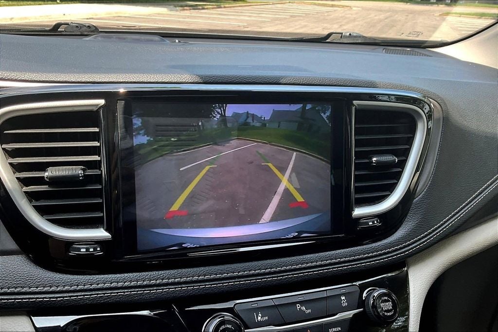 2023 Chrysler Pacifica Hybrid Touring L