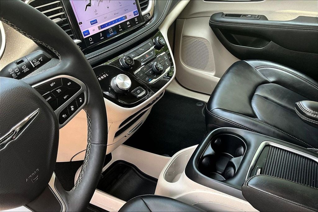 2023 Chrysler Pacifica Hybrid Touring L