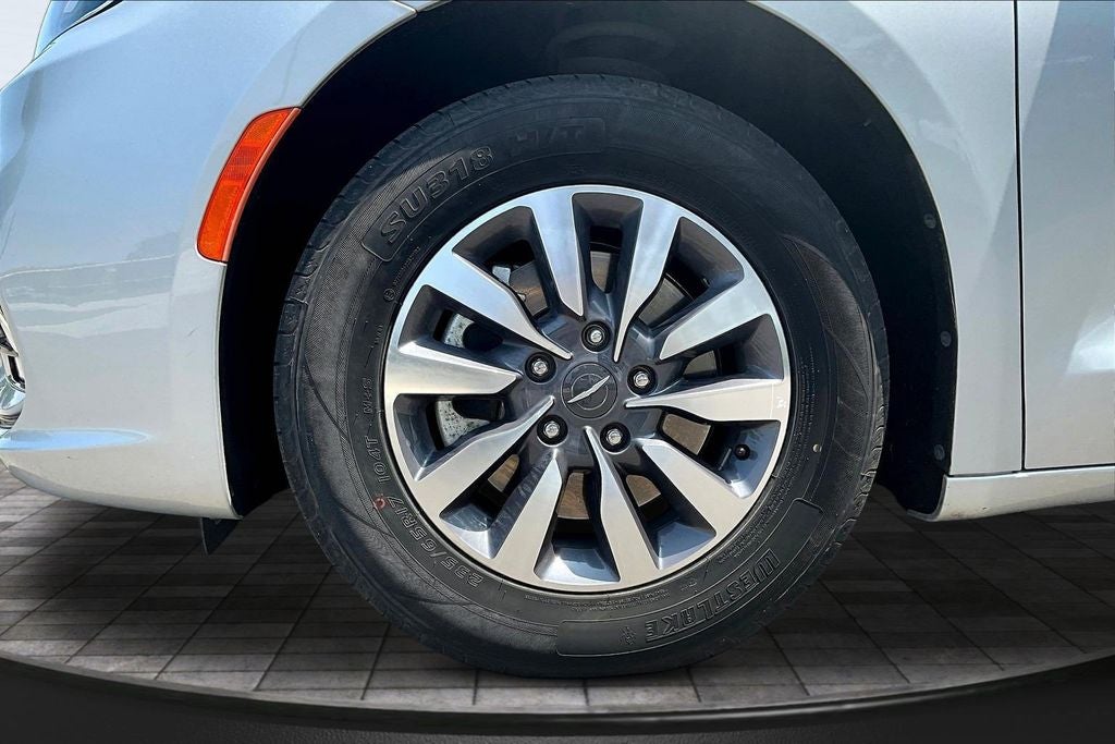 2023 Chrysler Pacifica Hybrid Touring L
