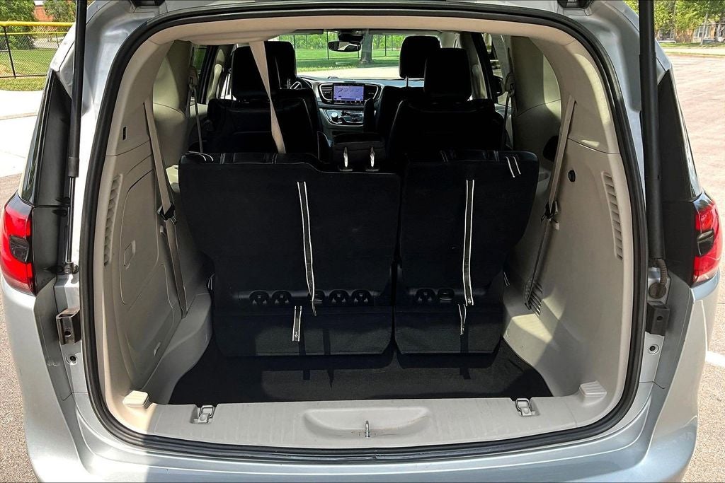 2023 Chrysler Pacifica Hybrid Touring L