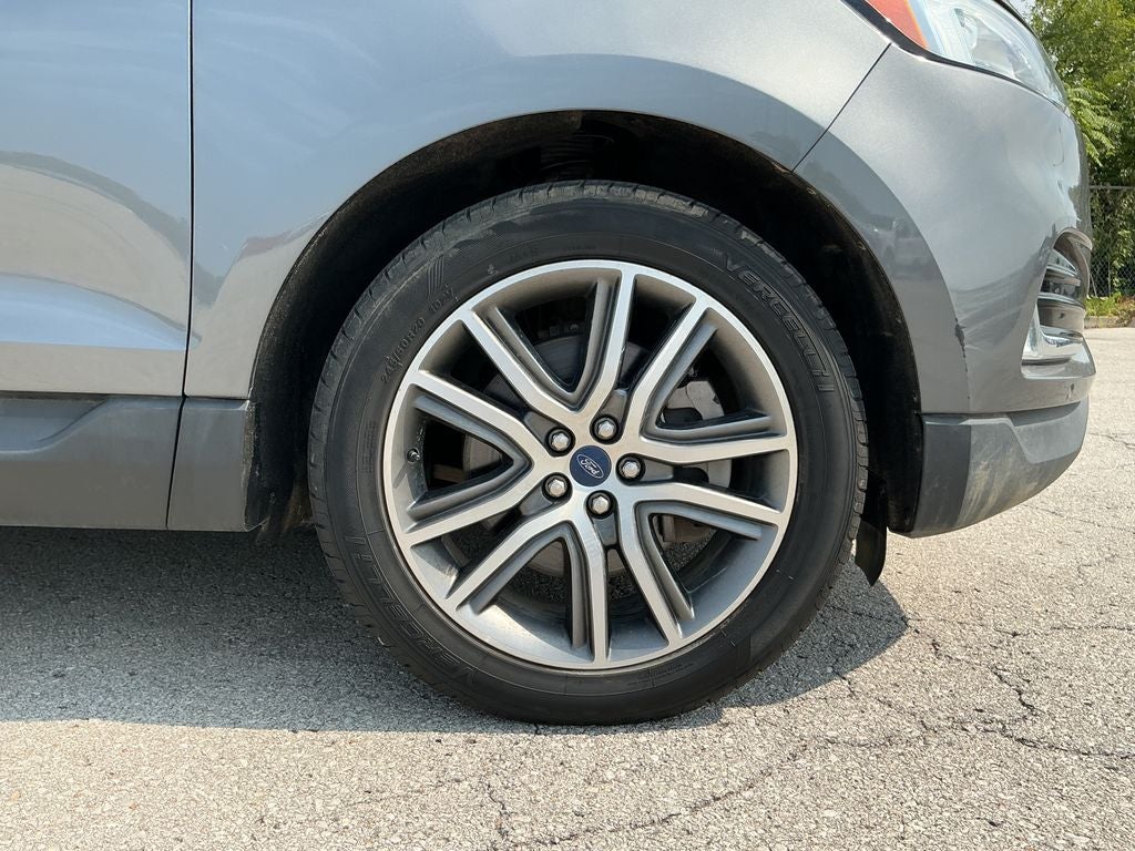 2022 Ford Edge Titanium