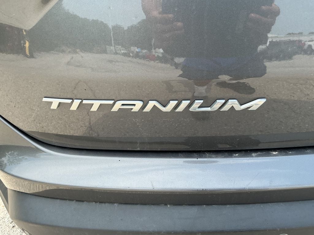 2022 Ford Edge Titanium