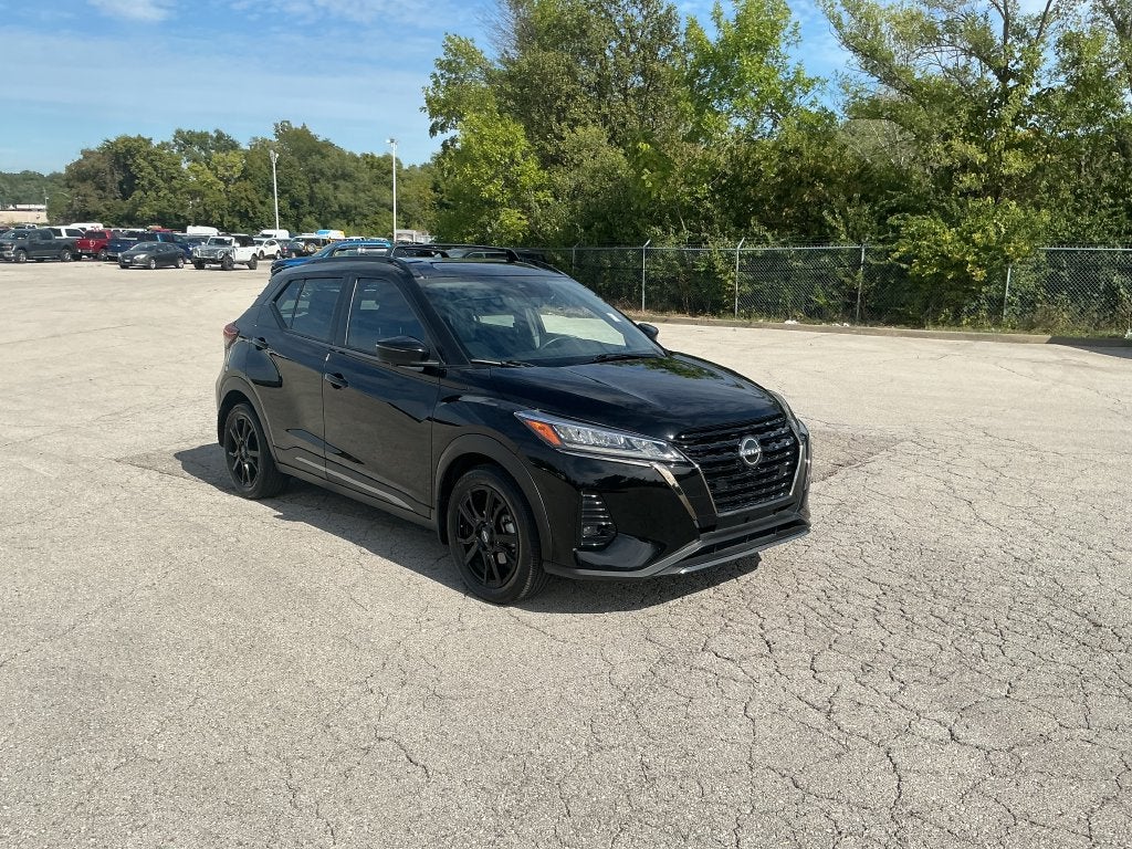 2023 Nissan Kicks SR