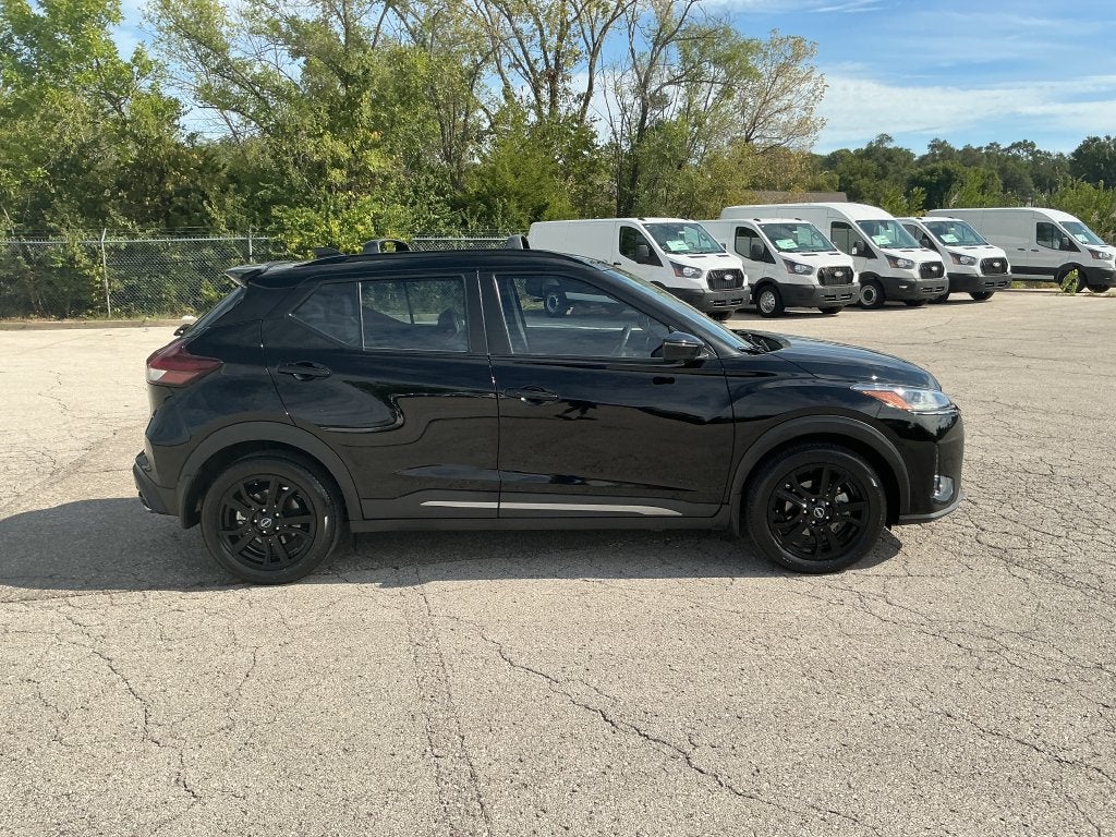 2023 Nissan Kicks SR