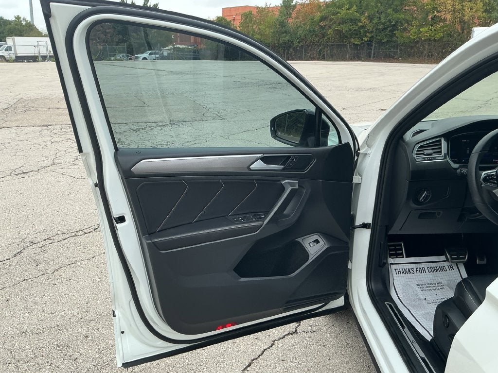 2022 Volkswagen Tiguan 2.0T SE R-Line Black