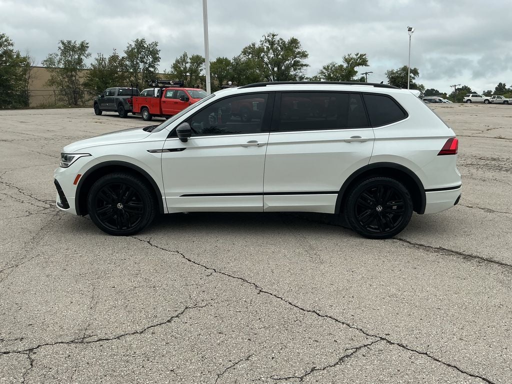 Used 2022 Volkswagen Tiguan SE R-LINE BLACK with VIN 3VV8B7AX7NM131207 for sale in Kansas City