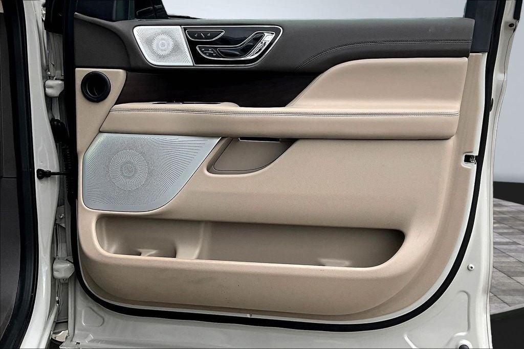 2023 Lincoln Navigator L Reserve