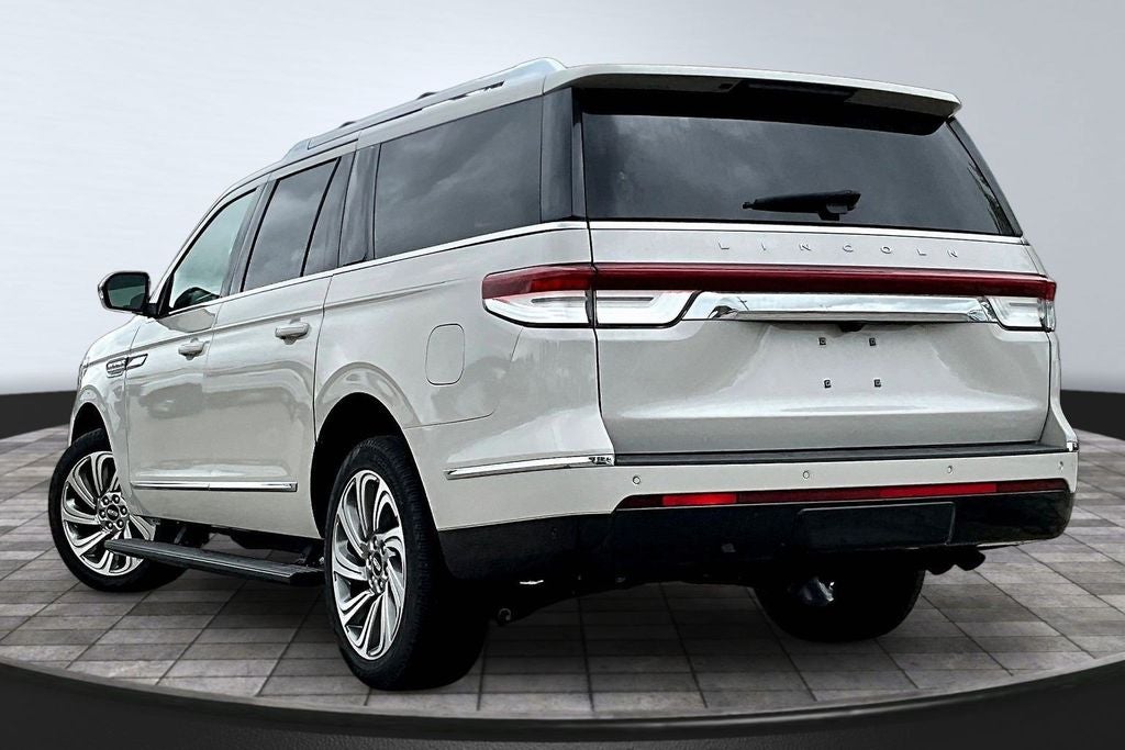2023 Lincoln Navigator L Reserve
