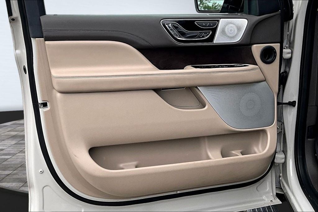 2023 Lincoln Navigator L Reserve