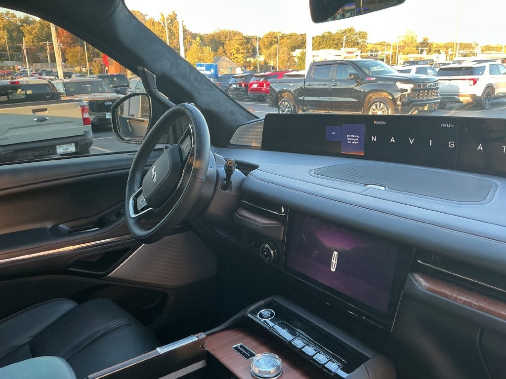 2025 Lincoln Navigator L Black Label
