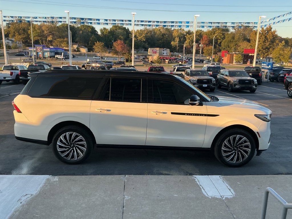 2025 Lincoln Navigator L Black Label