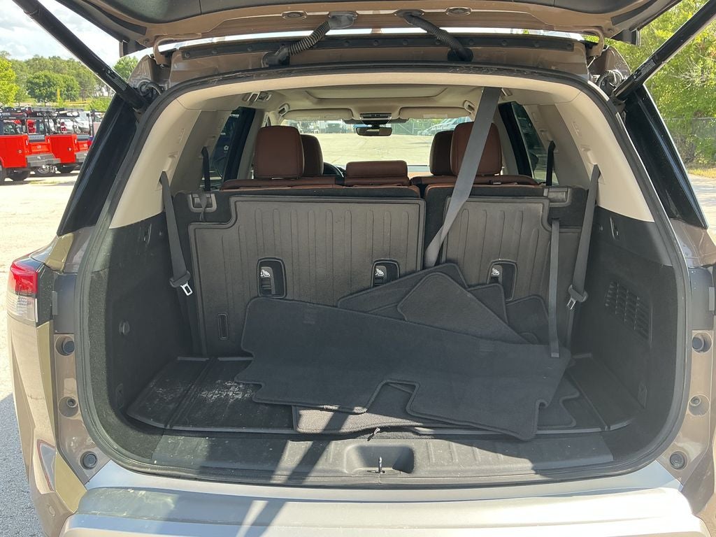 2023 Nissan Pathfinder Platinum