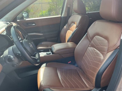 2023 Nissan Pathfinder Platinum