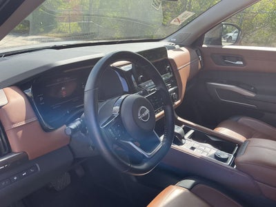 2023 Nissan Pathfinder Platinum