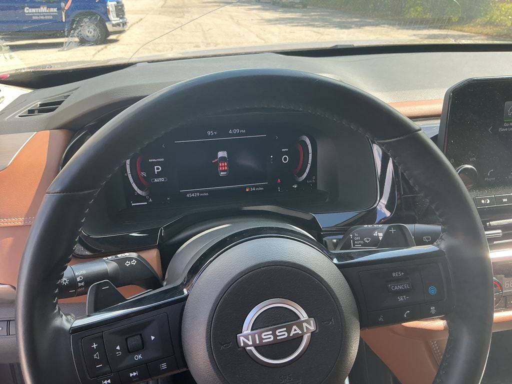2023 Nissan Pathfinder Platinum