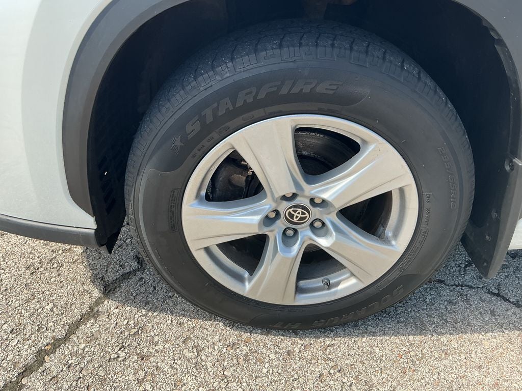 2022 Toyota Highlander Hybrid LE