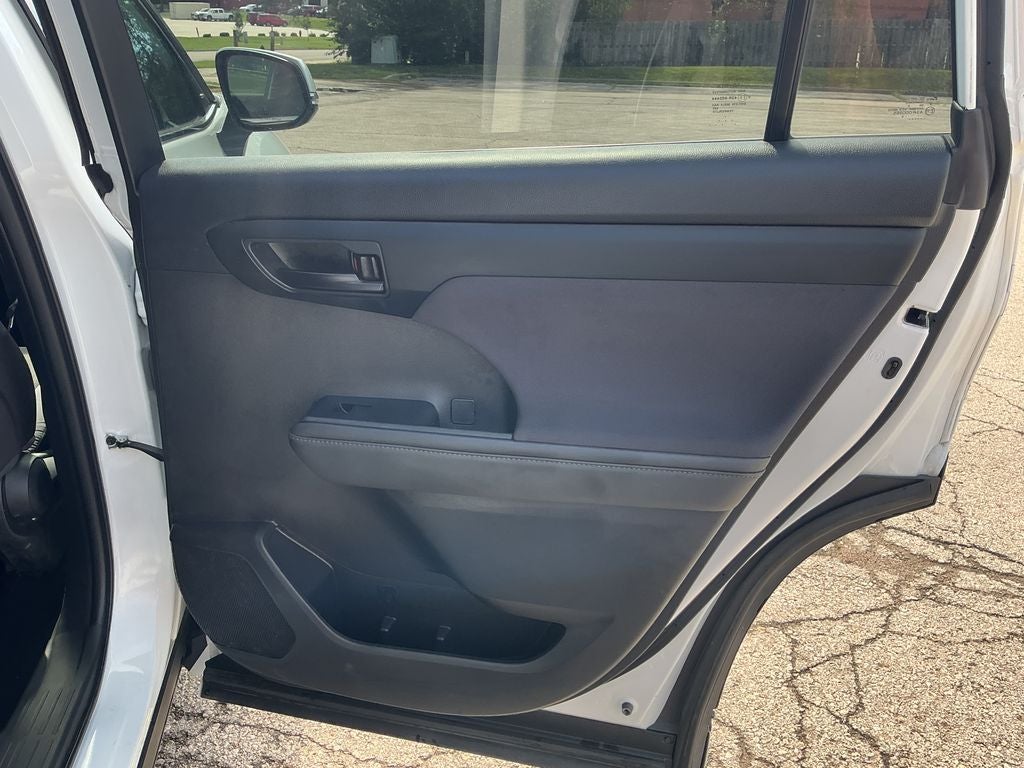 2022 Toyota Highlander Hybrid LE