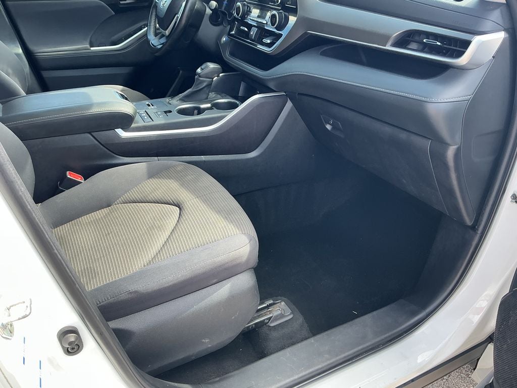 2022 Toyota Highlander Hybrid LE