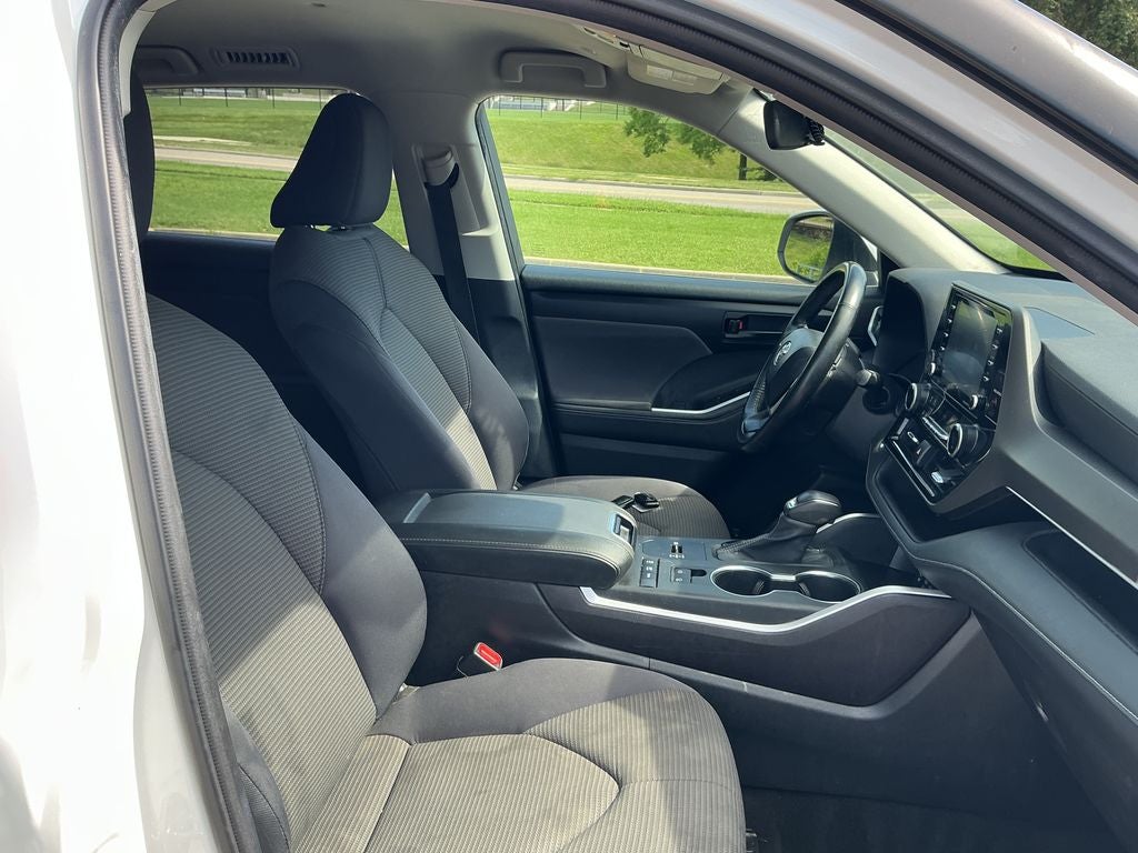 2022 Toyota Highlander Hybrid LE