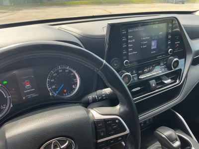 2022 Toyota Highlander Hybrid LE