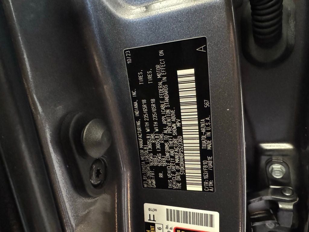 2023 Toyota Highlander LE