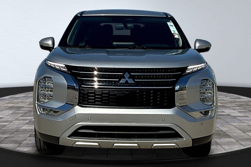 Used 2024 Mitsubishi Outlander SE with VIN JA4J3VA84RZ027041 for sale in Kansas City