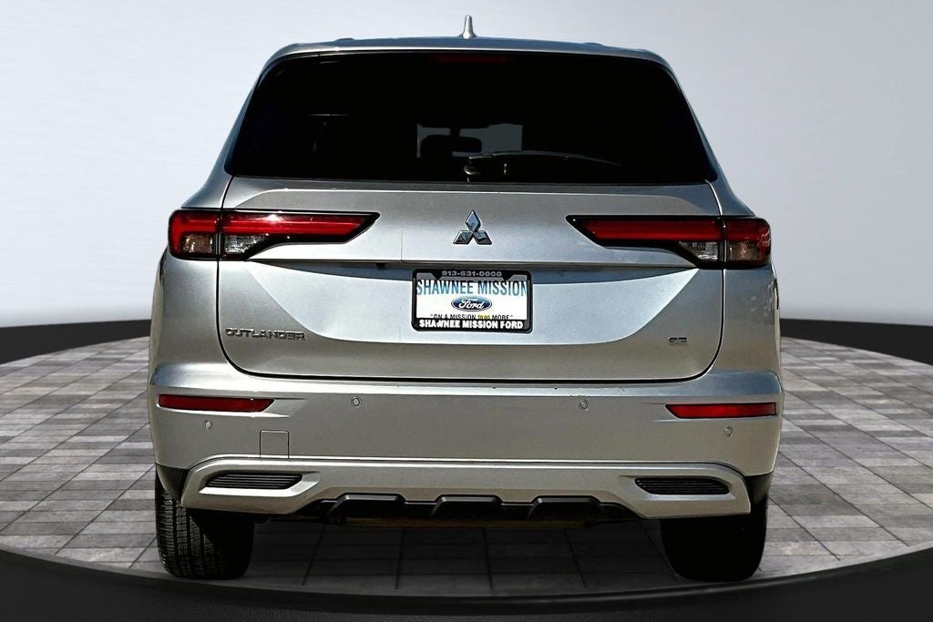 2024 Mitsubishi Outlander SE