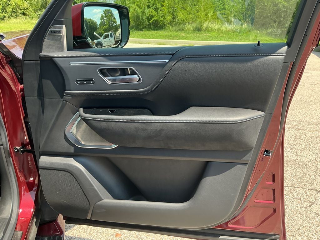 2025 INFINITI QX80 SENSORY