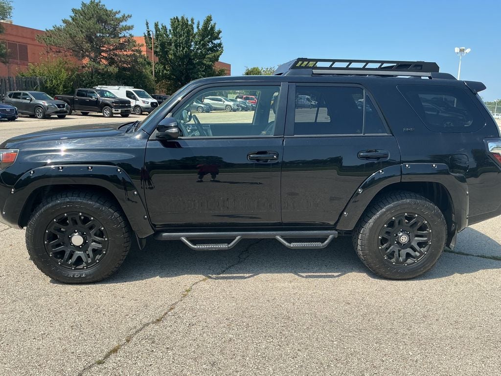 Used 2019 Toyota 4Runner SR5 Premium with VIN JTEBU5JR0K5613776 for sale in Kansas City