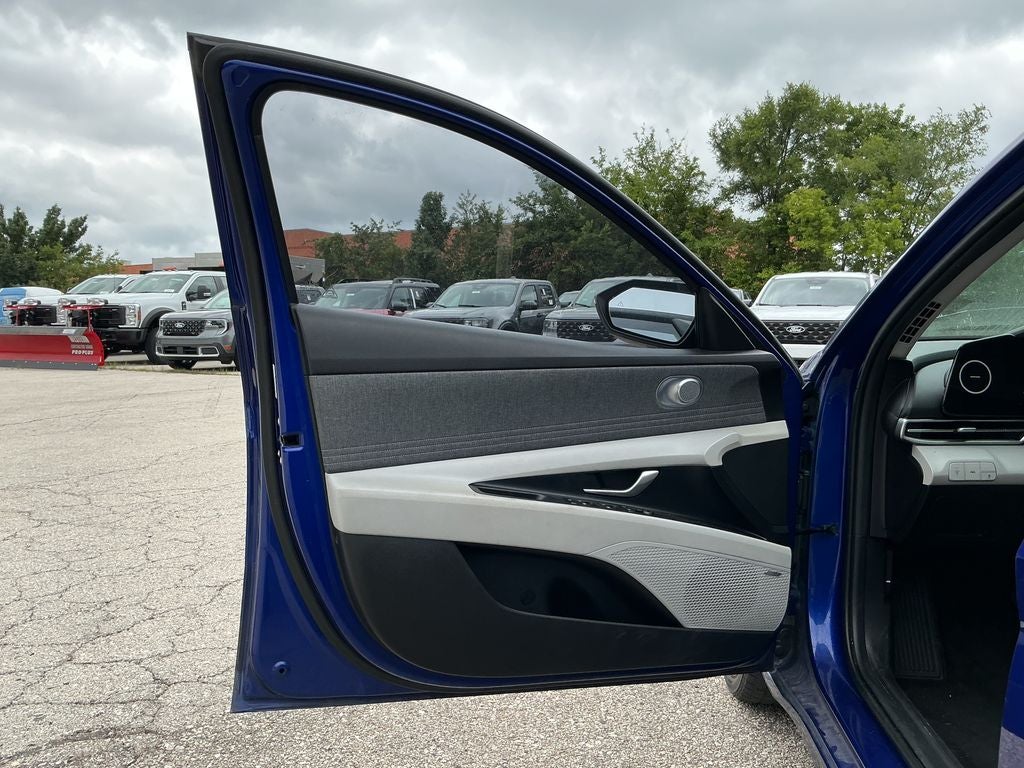 2022 Hyundai Elantra Limited