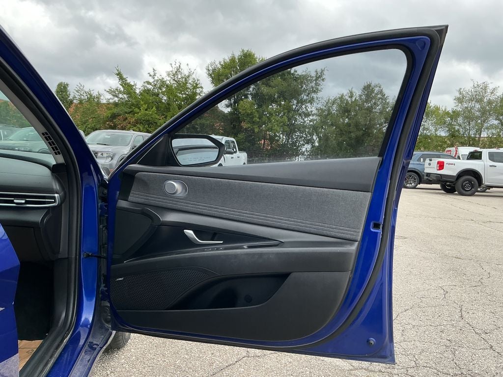 2022 Hyundai Elantra Limited