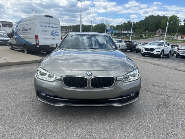 Used 2018 BMW 3 Series 330i with VIN WBA8D9G56JNU71391 for sale in Shawnee, KS