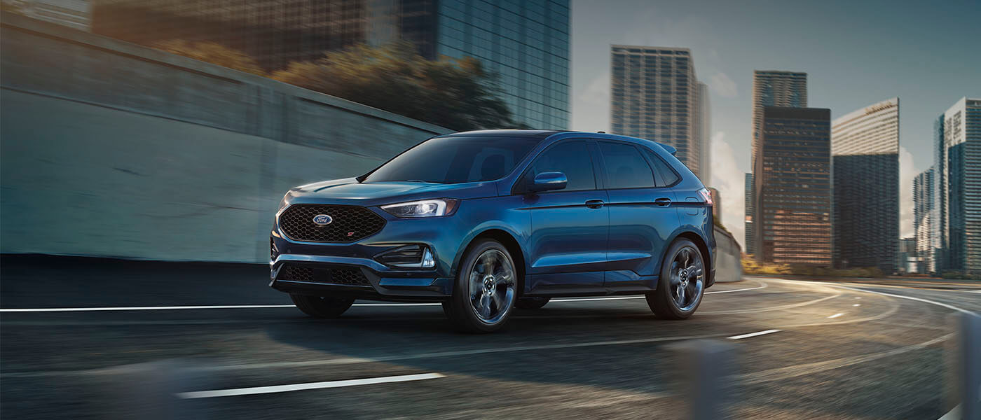 2024 Ford Edge Exterior Turning On A City Road